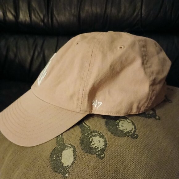 Authentic LA Dodgers X Urban Outfitters Ball Cap - Picture 2 of 8